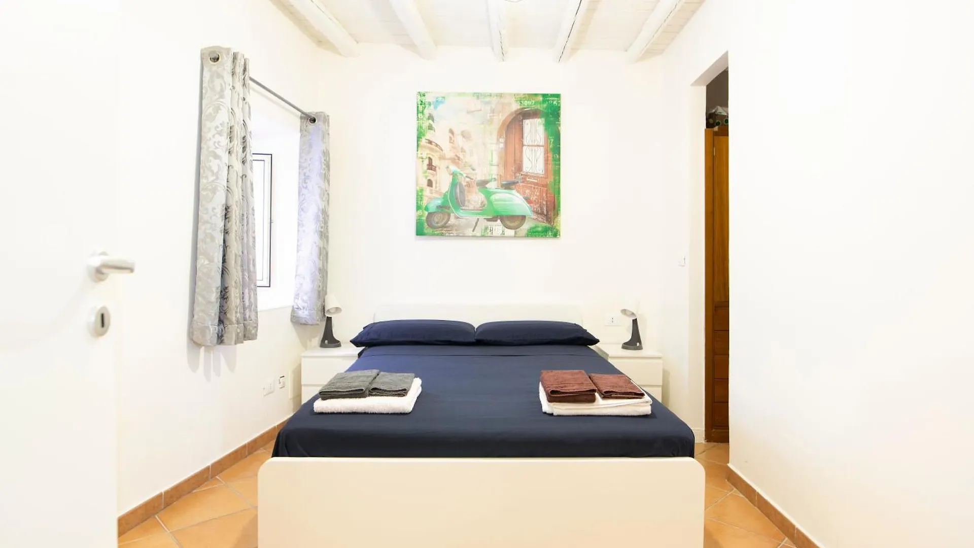 Casa Lorenzo Палермо 0*,